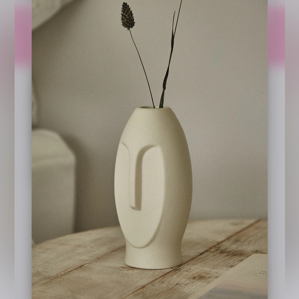 100% ceramic modern/minimalist face vase